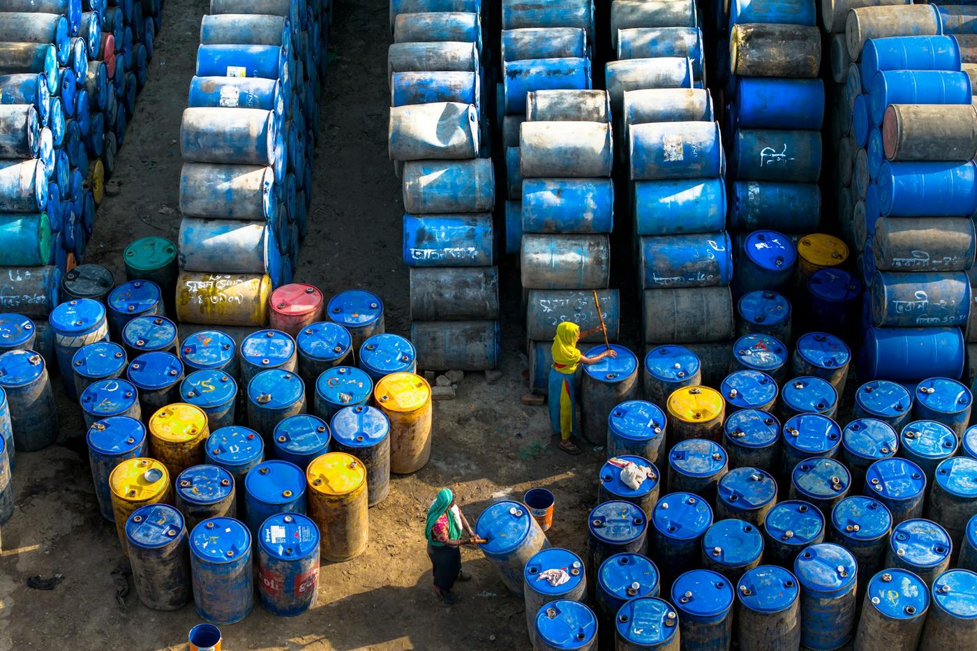 Olieprijs stijgt boven 100 dollar door escalatie in Midden-Oosten