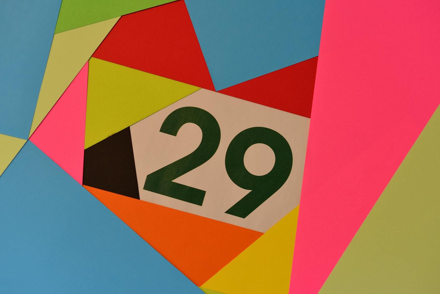 Wiskundige Richard Elwes verkent de wereld van onvoorstelbaar grote getallen in nieuw boek