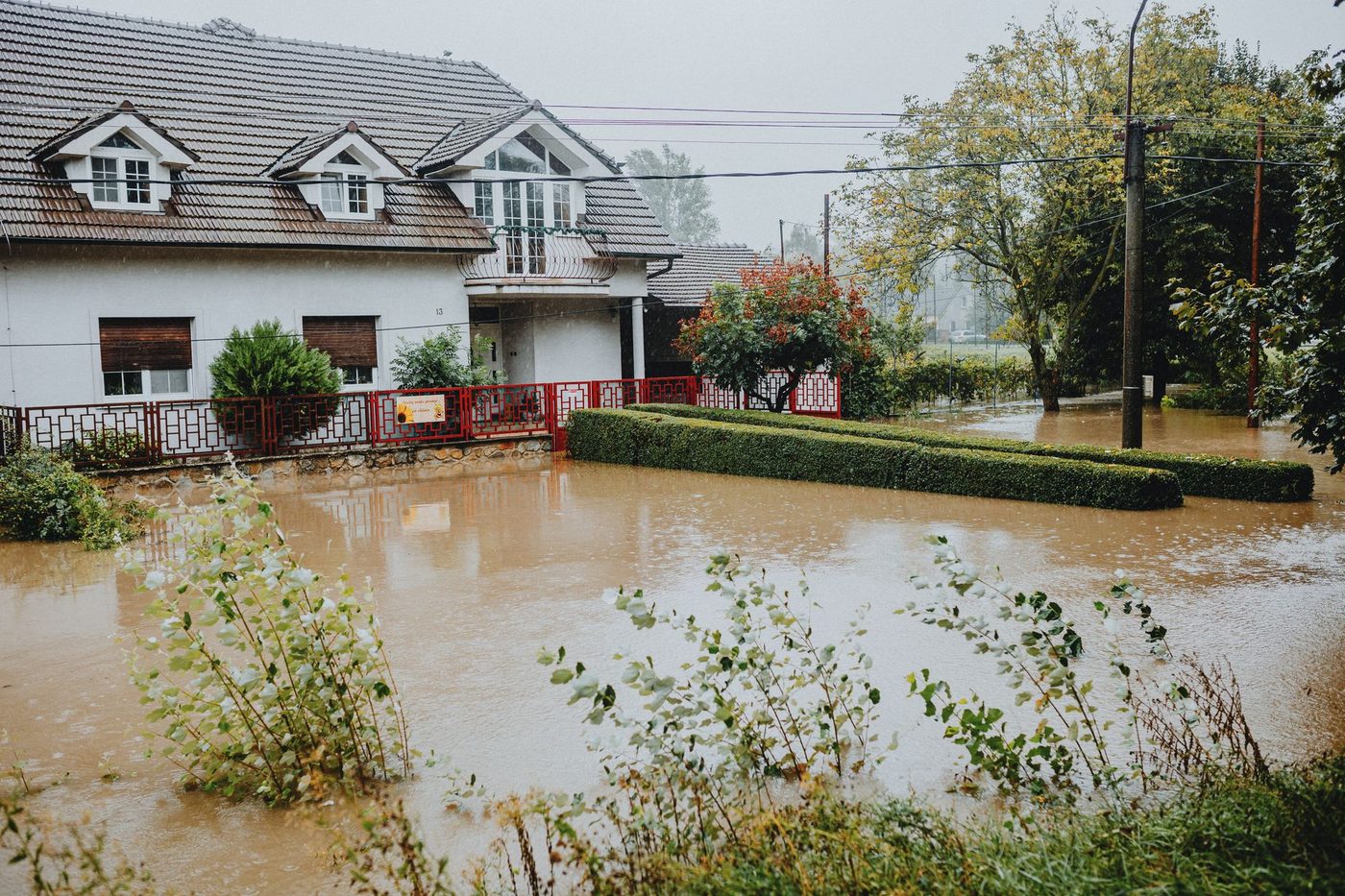 Noodnummer 1722 geactiveerd bij risico op stormschade en wateroverlast