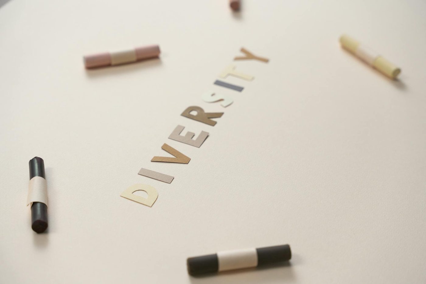 Hoofddoekverbod in provinciaal onderwijs Oost-Vlaanderen is discriminatie, oordeelt Vlaams Mensenrechteninstituut