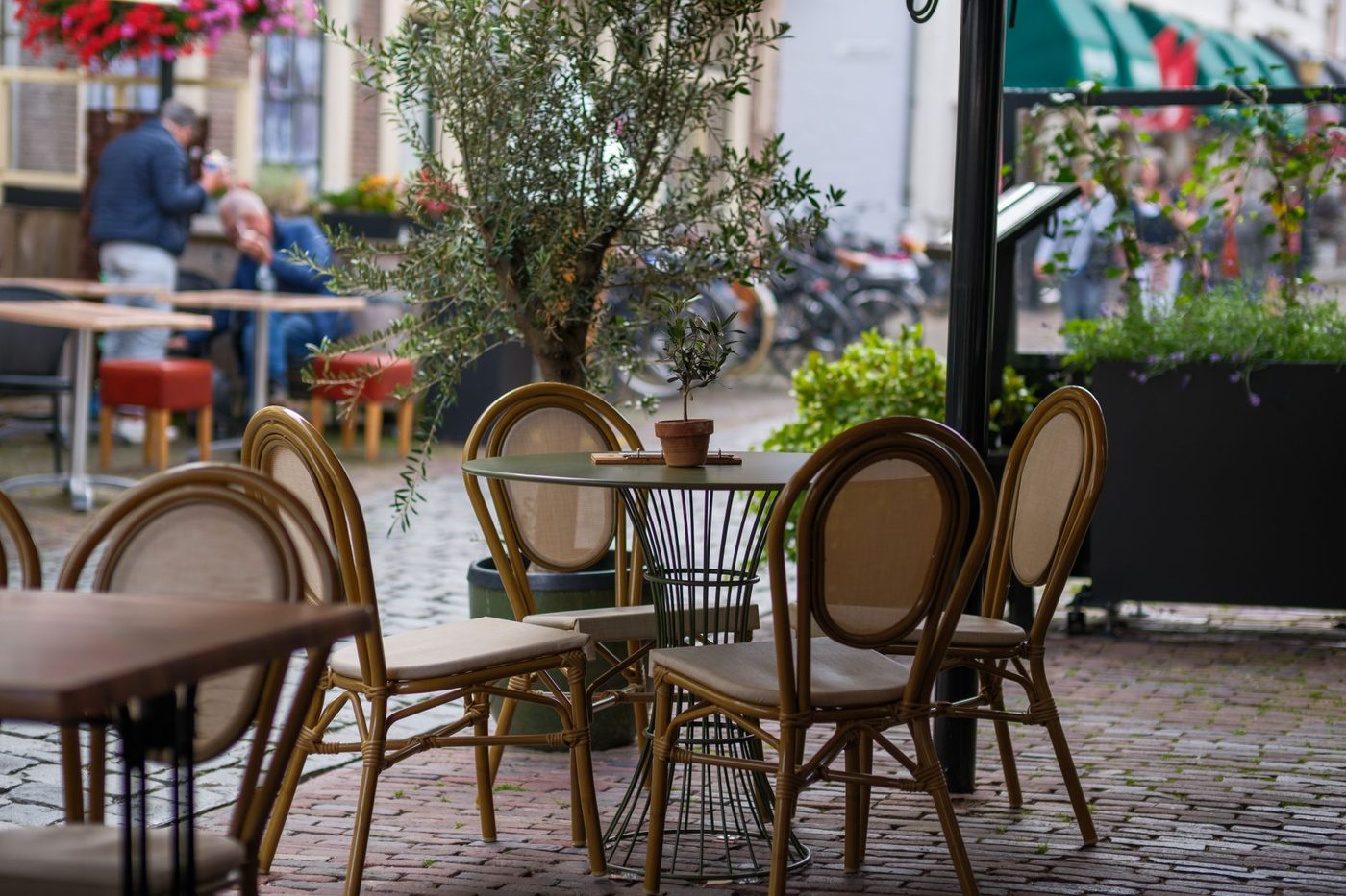 Rookverbod op terrassen komt later: waarom België moet wachten