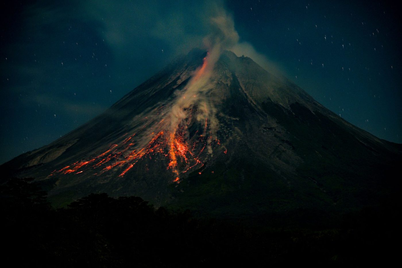 Vulkaan Anak Krakatau: ineens zijn er twee nieuwe eilandjes