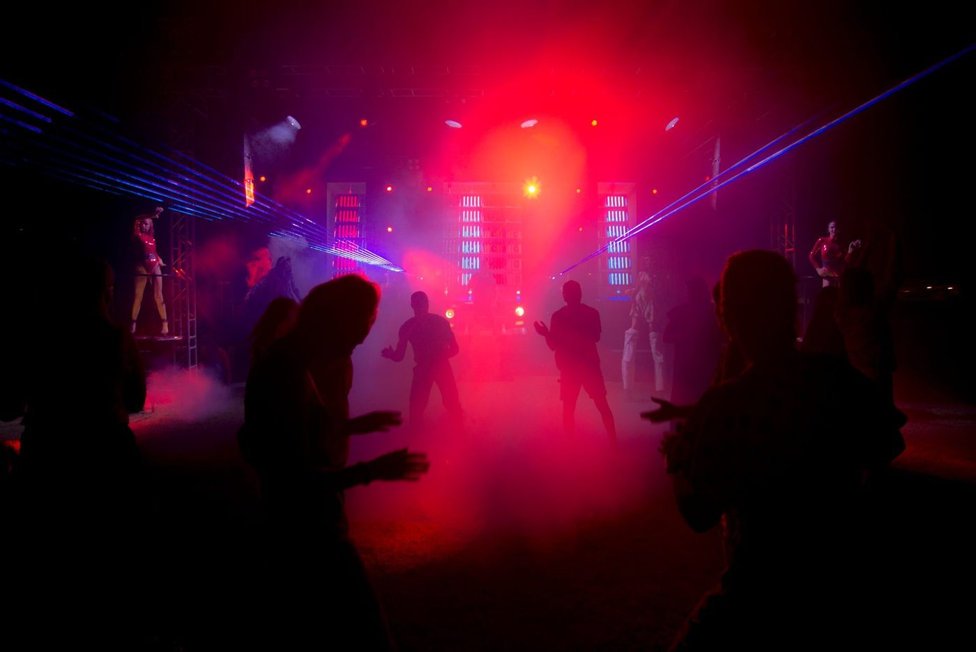 Dodelijk schietincident op technofeest in Zwitserland: dader gezocht