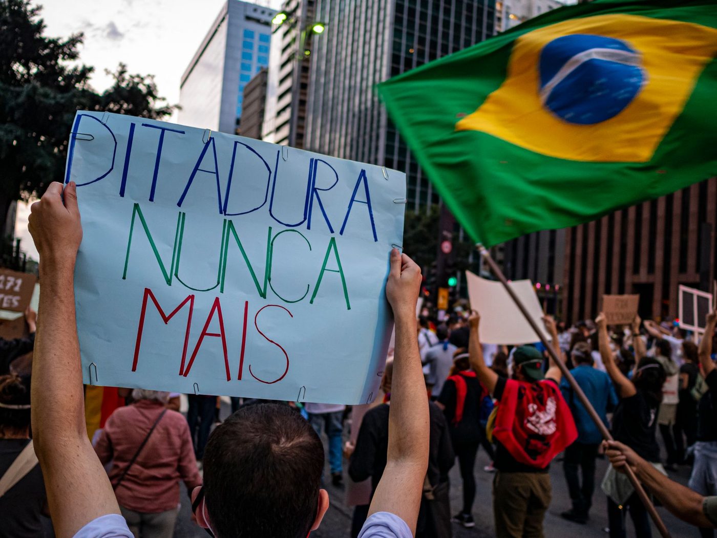 Lula versus zoon van Bolsonaro: Spanning stijgt voor Braziliaanse presidentsverkiezingen