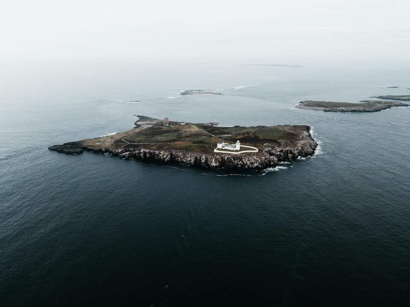 Britse luchtmacht dropt medisch team en voorraden op afgelegen eiland na mogelijke hantavirusbesmetting