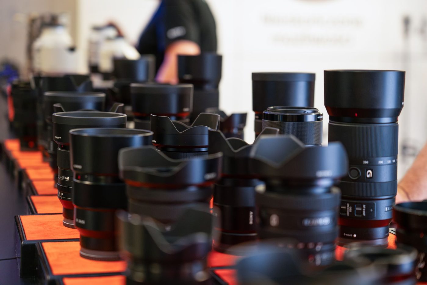 Nieuwe benadering voor nanofotonische kleurrouters optimaliseert beeldkwaliteit in camera's