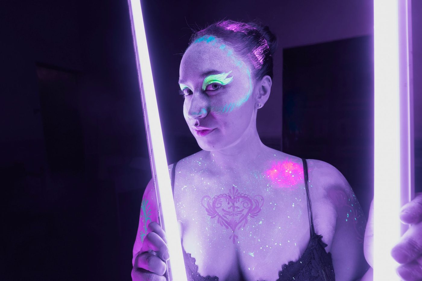Innovatieve inkt maakt tattoos onzichtbaar en aanpasbaar via licht