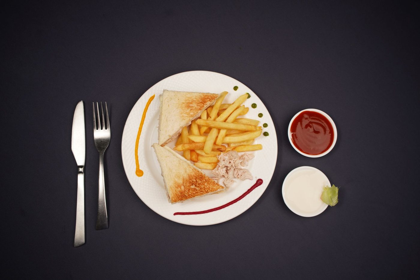 Vlaamse frituren delen gratis porties frietjes uit ter ere van Nationale Feestdag