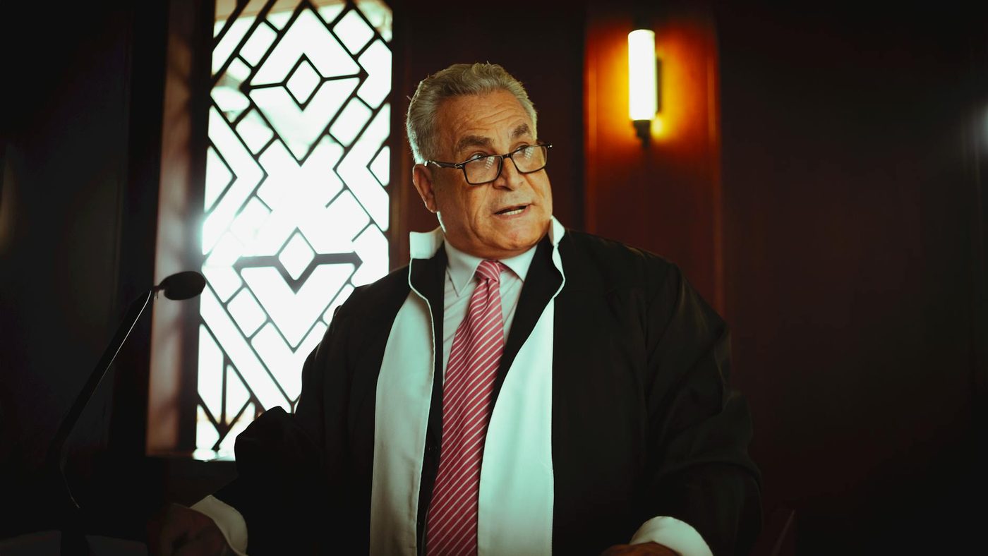 Verdachte moord Charlie Kirk voor rechter: discussie over bewijslast en cameraproces