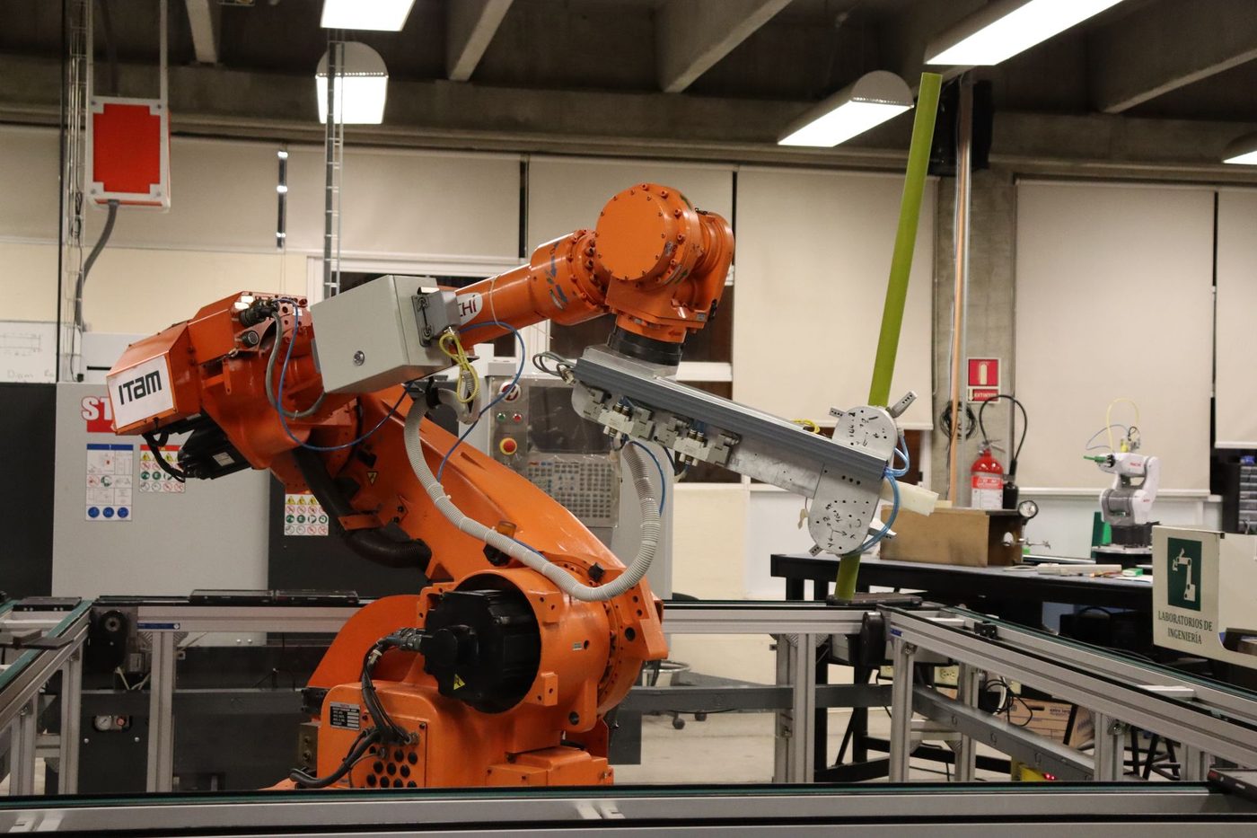 Virtual Reality versnelt training van robotarmen voor complexe stapelopdrachten