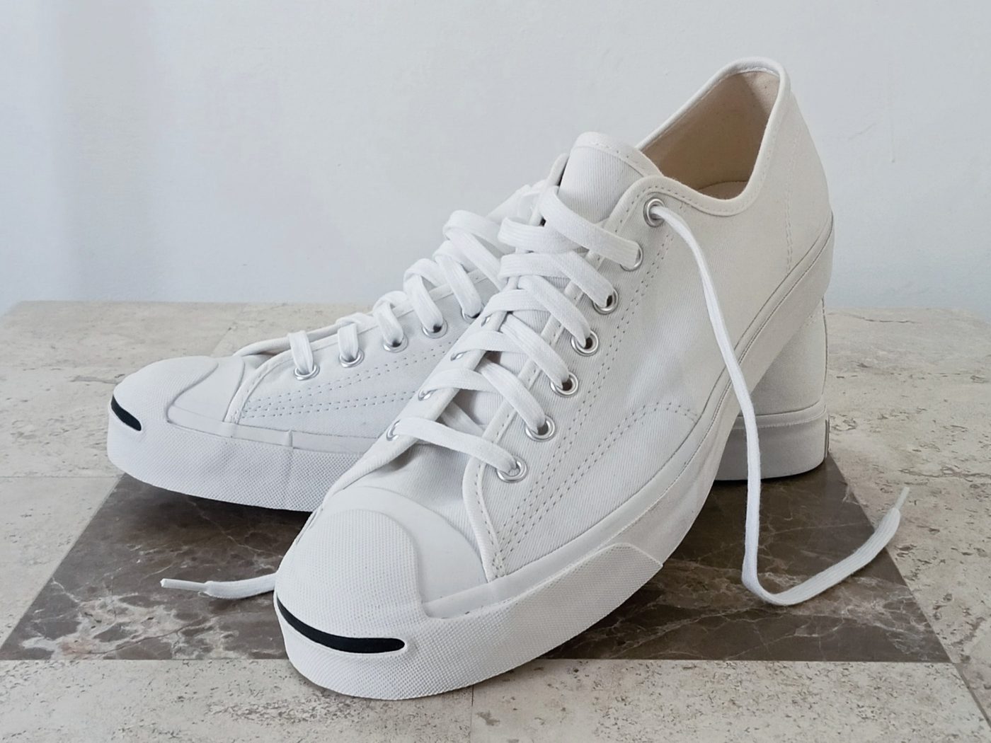 Schoenenmerk Converse trekt campagne terug: beelden lijken verdacht veel op KKK