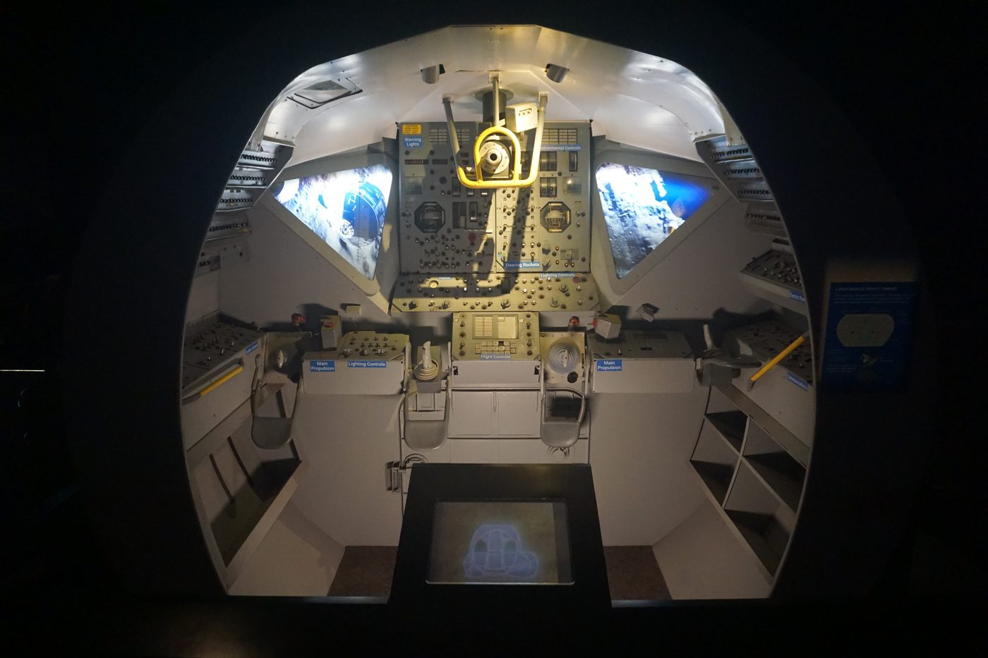 NASA's 'vliegend bed' uit 1964: het bizarre voertuig dat maanlandingen mogelijk maakte
