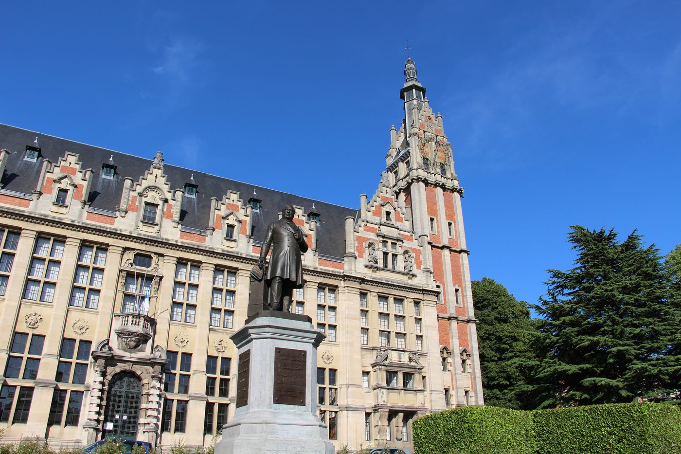 Zware gevangenisstraffen voor ex-medewerker en partner na misbruik in ULB-crèche