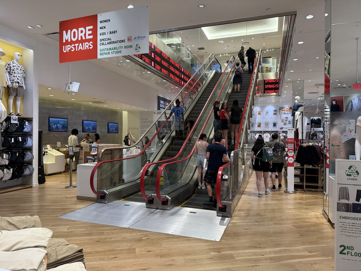Uniqlo draait prijsverhoging sokken terug na storm van kritiek