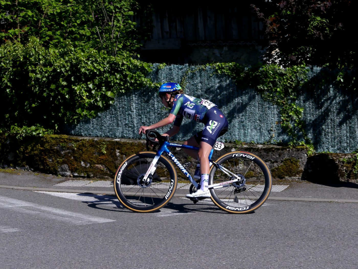 Tess Moerman verbaast zichzelf met tiende plek op EK, Zwitserse Winter grijpt de titel