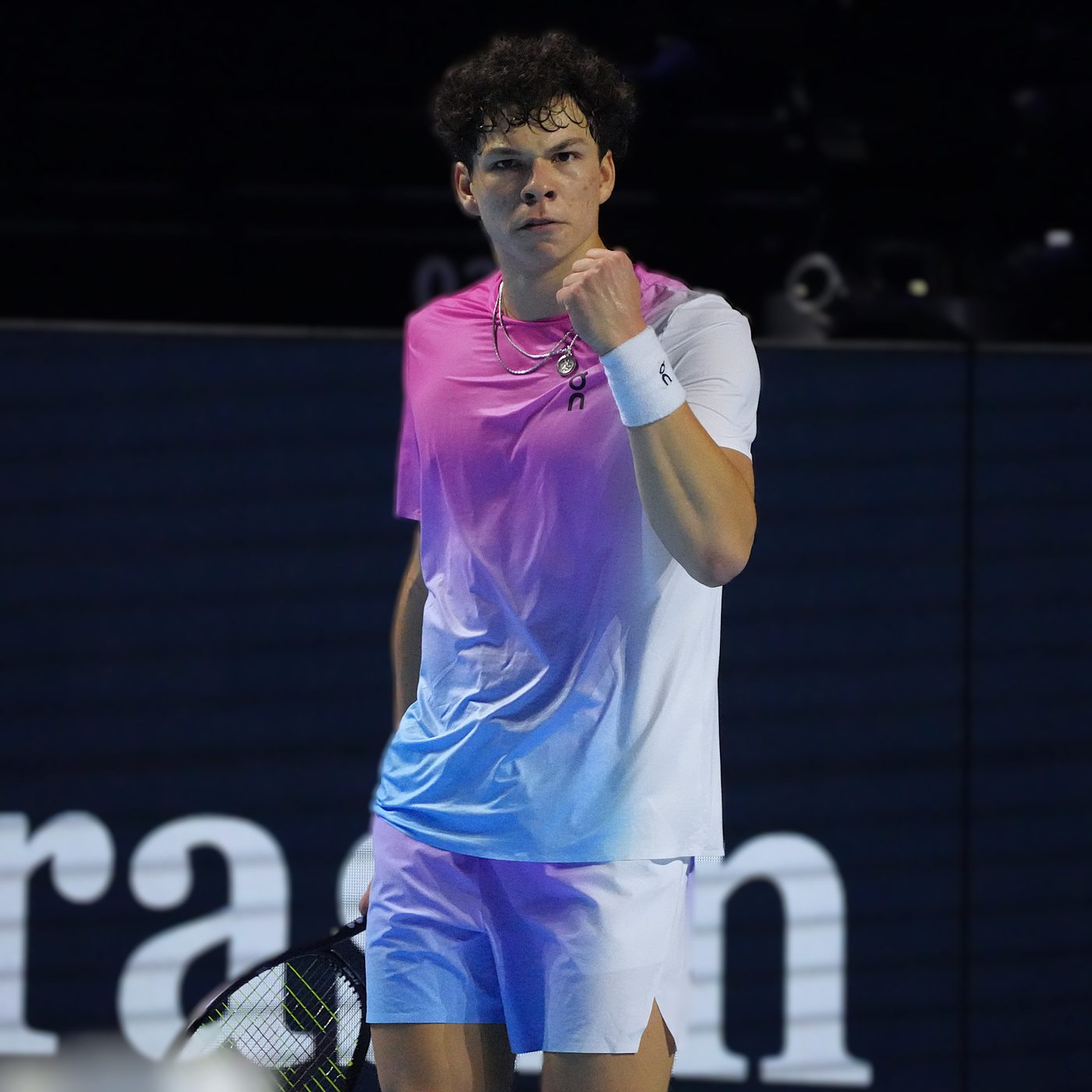 Shelton schakelt Alcaraz uit in nachtelijke marathon op US Open