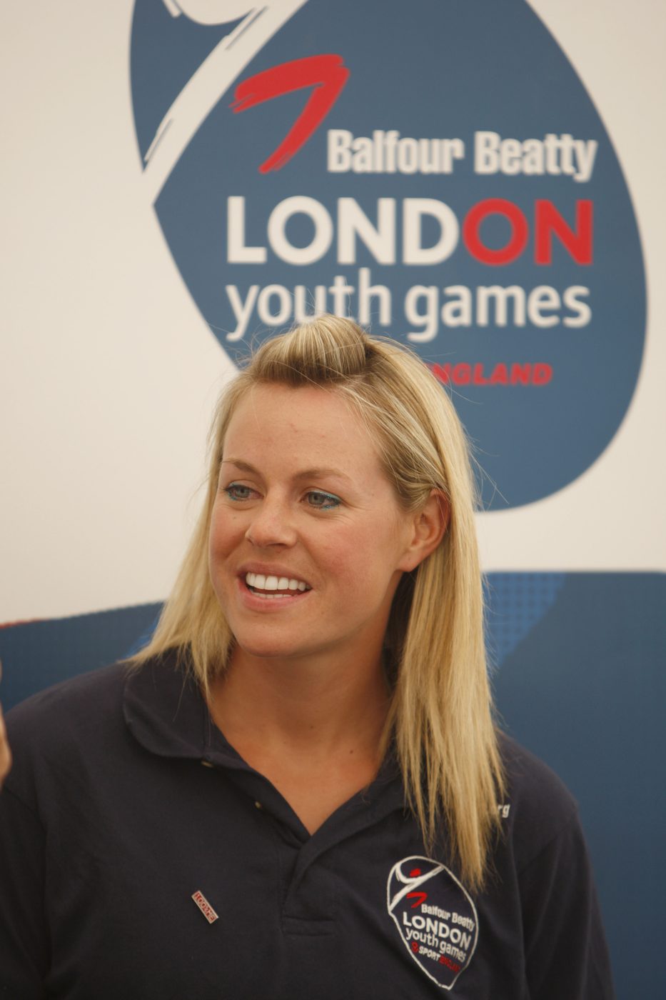 Britse presentatrice Chemmy Alcott zwaargewond na ongeluk in Frans meer