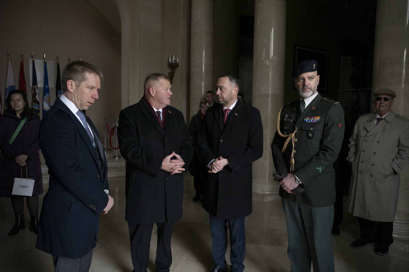 Minister Prévot nuanceert uitspraken over energiebevoorrading te midden van stijgende olieprijzen