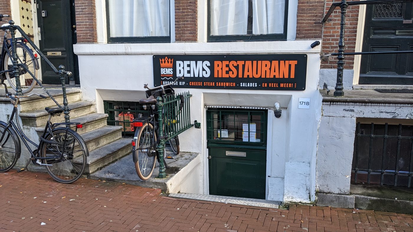 Amsterdams restaurant gesloten na ernstige rattenplaag, beelden gaan viraal