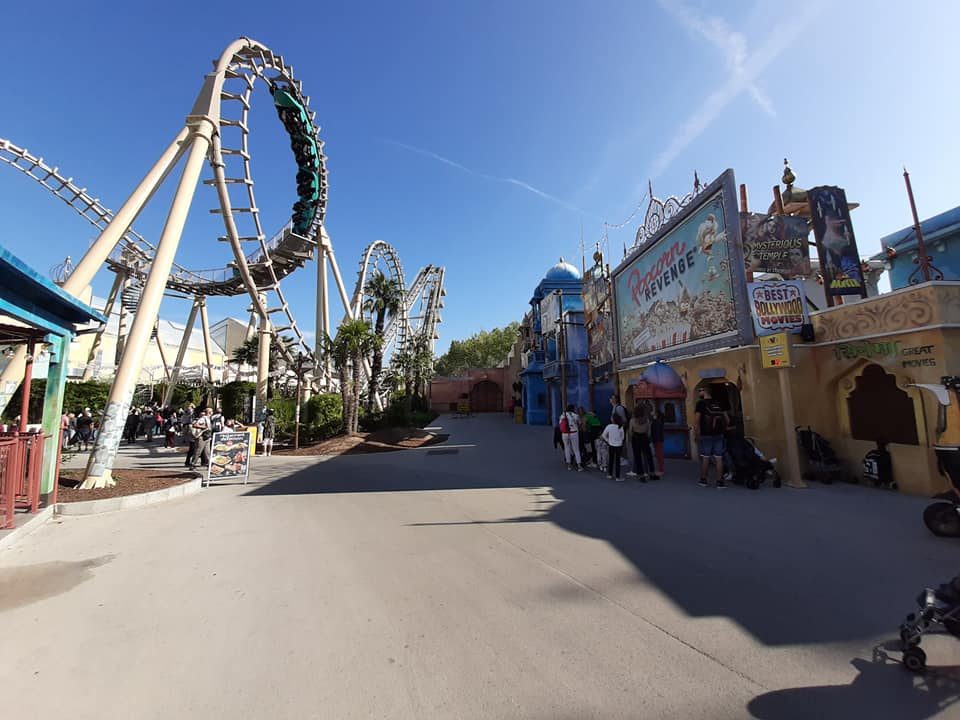 Twintig minuten vast op 55 meter: bezoekers beleven doodsangst in Walibi-attractie