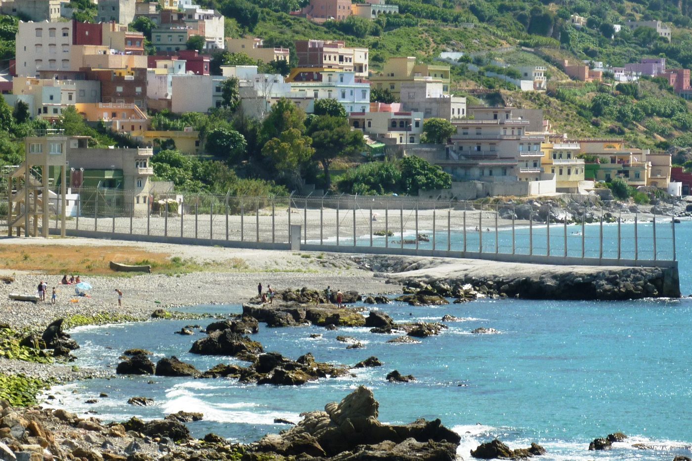 Migratiecrisis Ceuta treft niet alleen Marokkaanse jongeren, maar ook honderden oorlogsvluchtelingen uit Soedan en Tsjaad