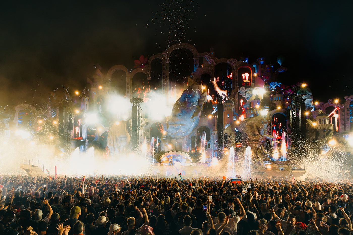 Tomorrowland Mainstage vertrekt per schip naar Thailand: 164 containers onderweg