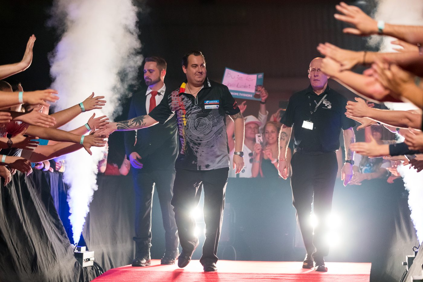 Luke Humphries zegt af, Kim Huybrechts springt last-minute in op het EK darts