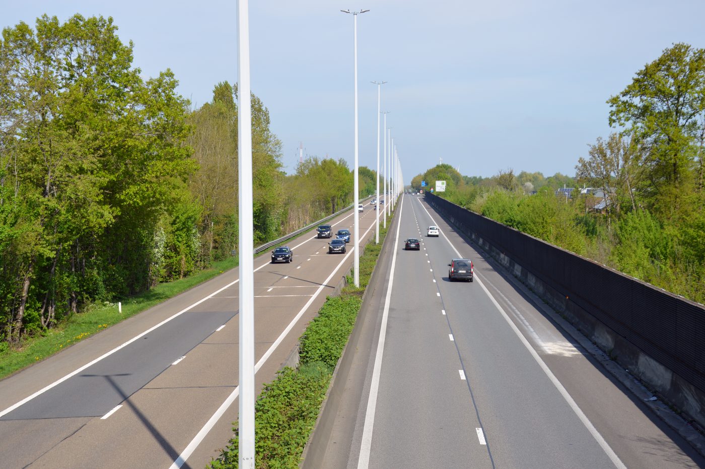 Hasseltse fietstunnel omgetoverd tot rave: 'Losbandig' trekt 800 feestgangers