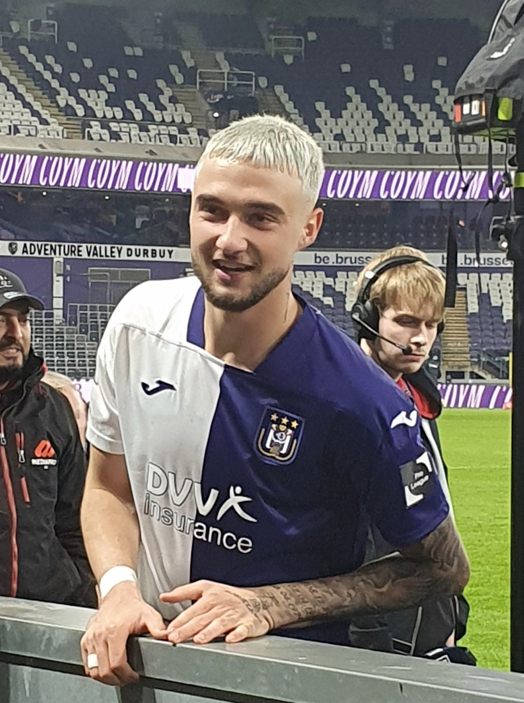 Rode kaart voor Zeno Debast bij Sporting na harde tackle