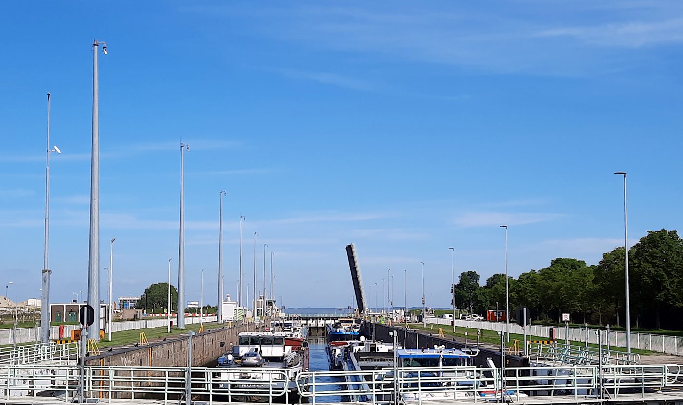 Sluizen Terneuzen weer open, maar diepgang Gent-Terneuzen blijft beperkt