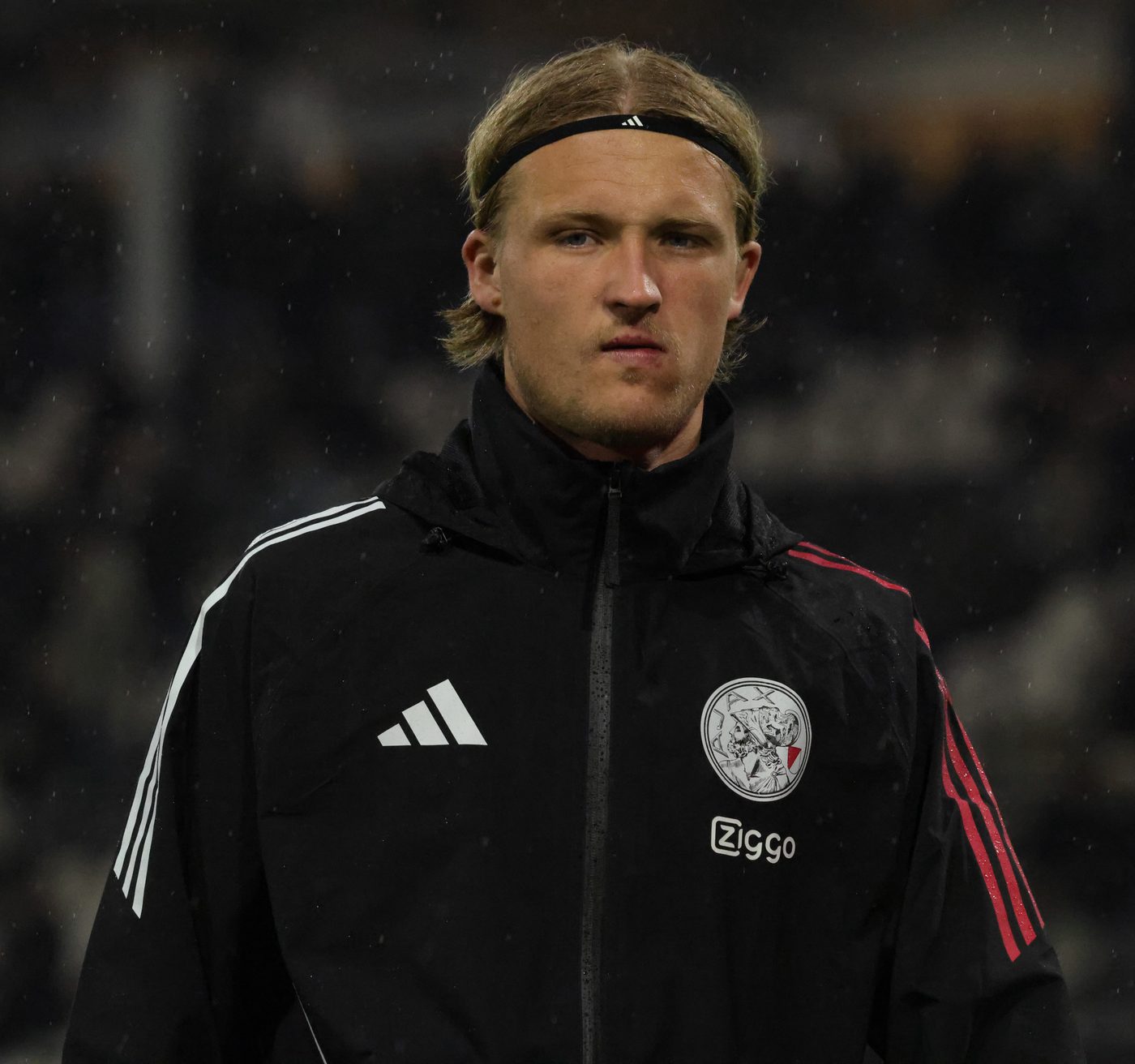 Kasper Dolberg val maandenlang uit: gescheurde kruisband betekent einde seizoen