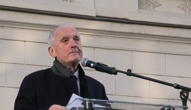 Hongaars parlement kiest Orban-criticus András Baka tot president: een politieke aardverschuiving?