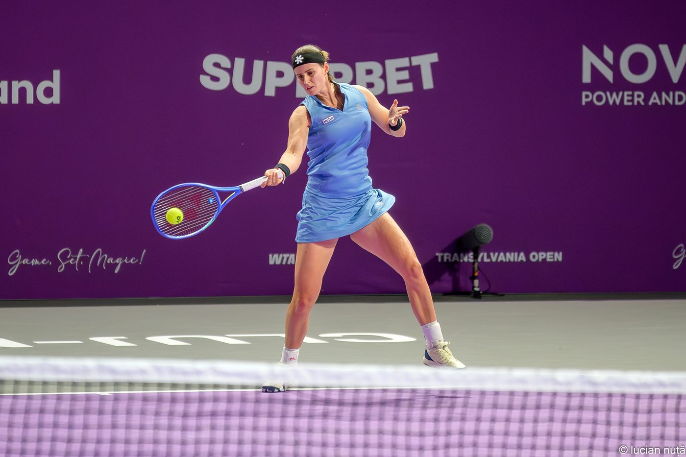 Stuntzege voor Greet Minnen: verrassende winst tegen Svitolina in BJK Cup